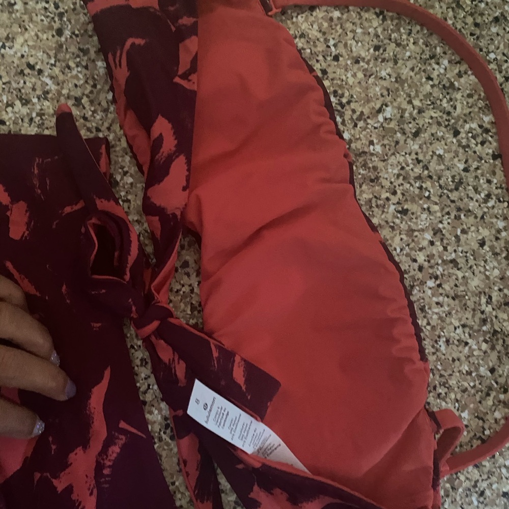 Bikini - Picture 3 of 5